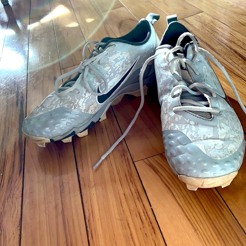 Softball cleats